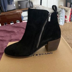 Lucky brand womens black oiled suede short boots 8 M NBW